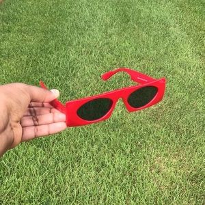 Runway Rookie’s “Number 5” Unisex Shades